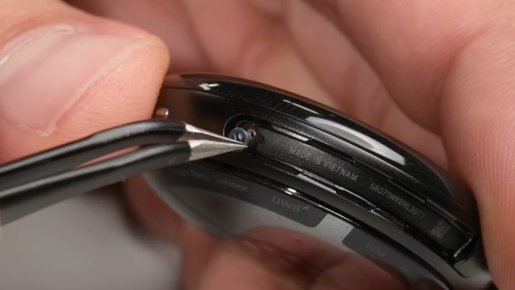 Фото з відео iFixit 

